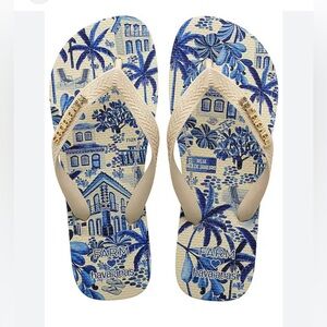 Farm Rio Blue Street Sandal in Multi
HAVAIANAS